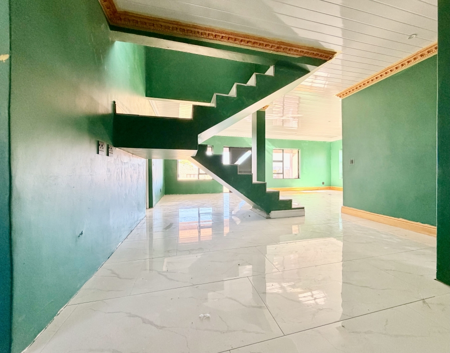5 Bedroom Property for Sale in Hawston Western Cape